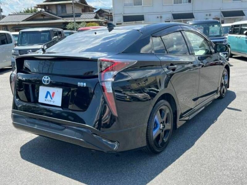 PRIUS-17