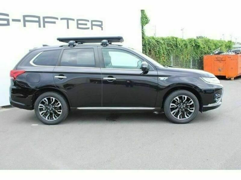 OUTLANDER PHEV-9