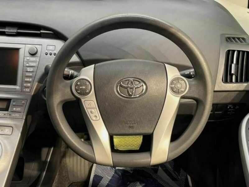 PRIUS-11