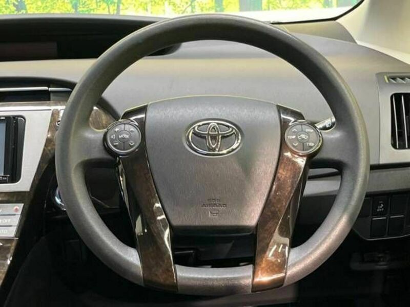 PRIUS-11