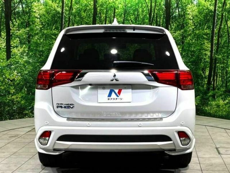 OUTLANDER PHEV-16