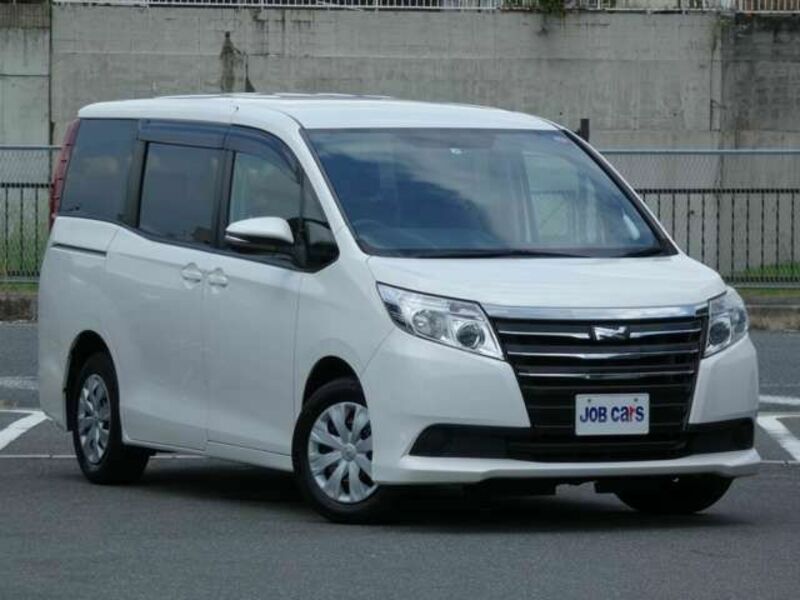 TOYOTA　NOAH