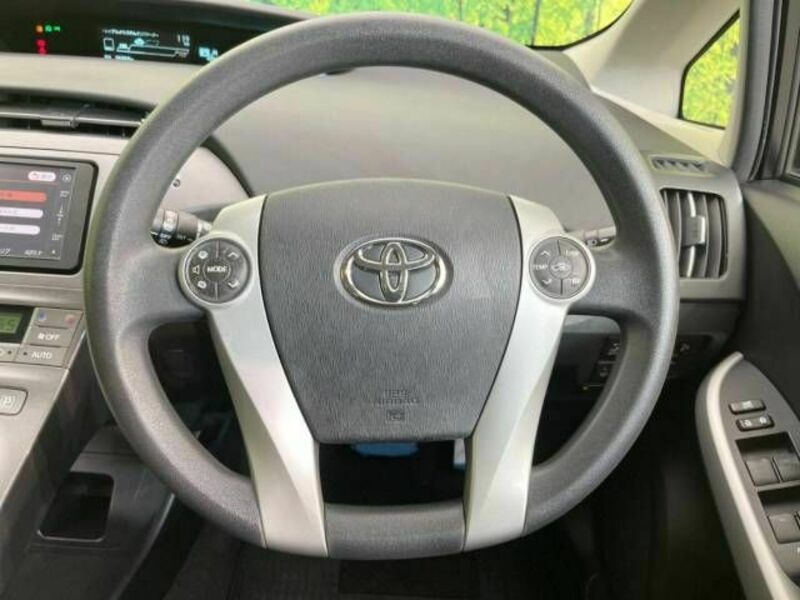 PRIUS-11