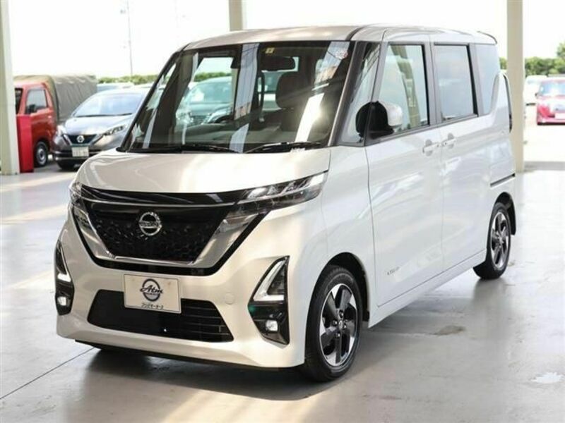 NISSAN　ROOX