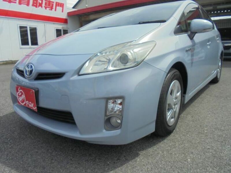 TOYOTA　PRIUS