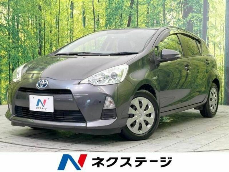 TOYOTA　AQUA