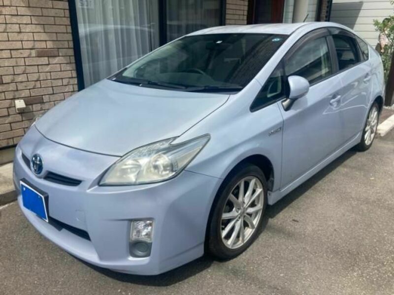 TOYOTA　PRIUS