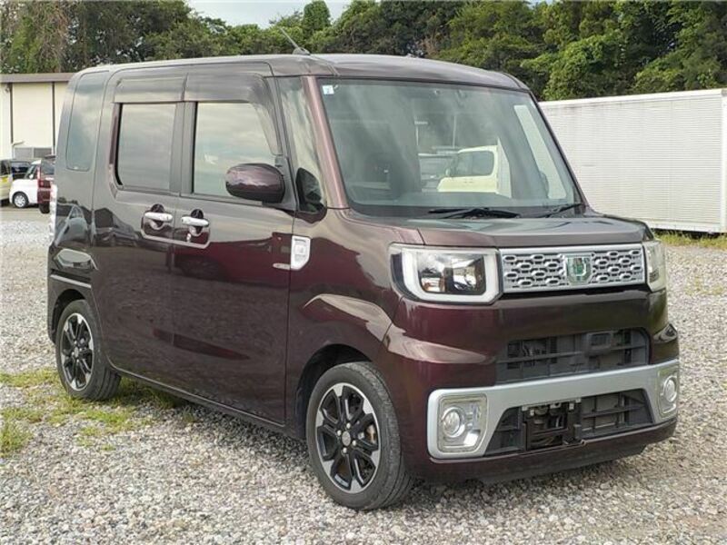 DAIHATSU　WAKE