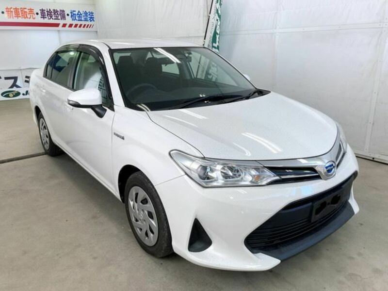 TOYOTA　COROLLA AXIO