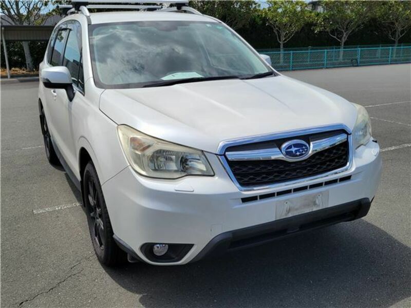 SUBARU　FORESTER