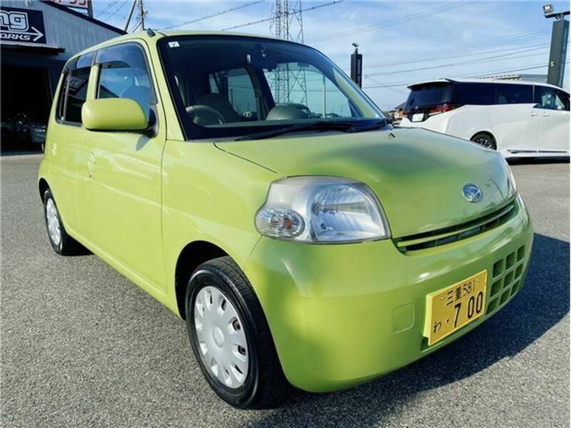 DAIHATSU　ESSE