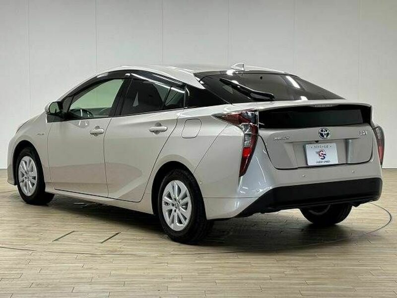 PRIUS-16