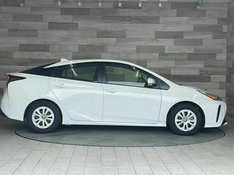 PRIUS-13