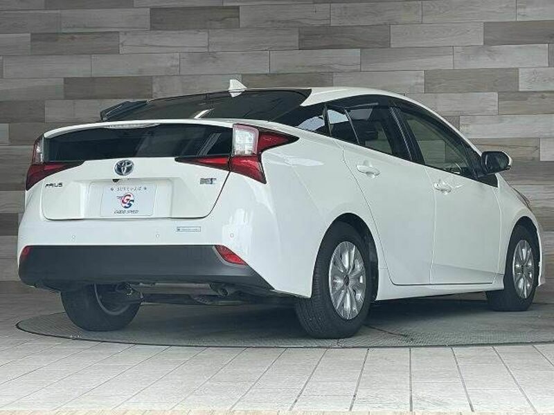 PRIUS-16