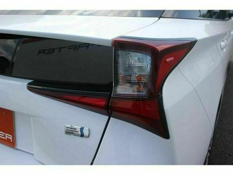 PRIUS-10