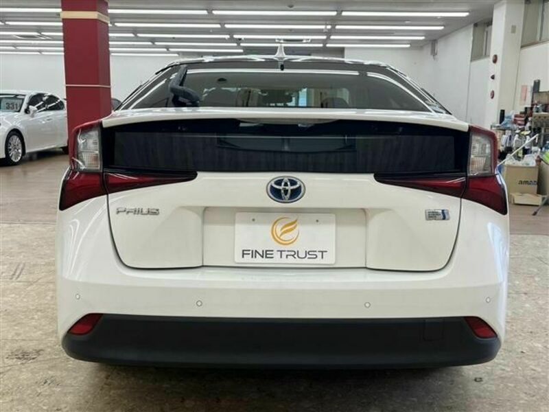 PRIUS-18