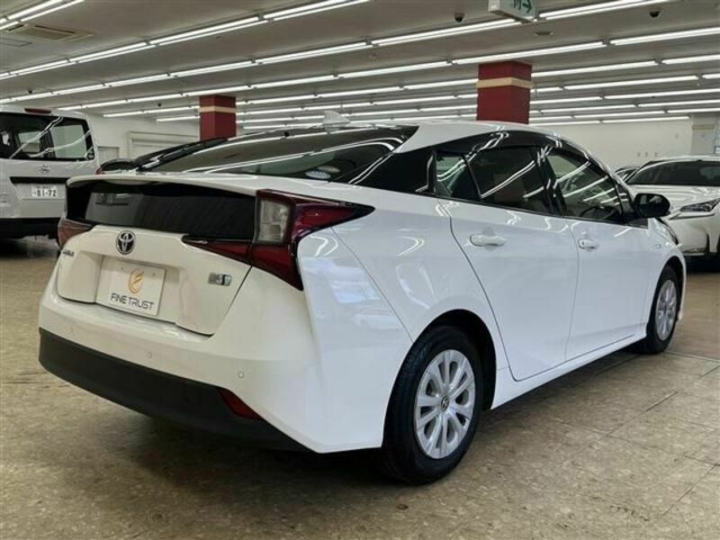 PRIUS-19