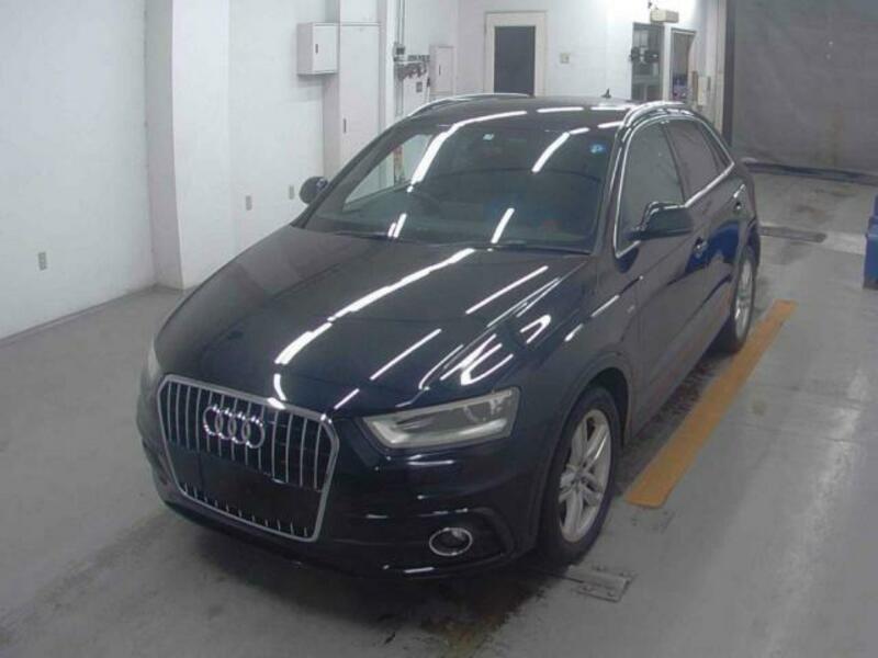 AUDI　Q3