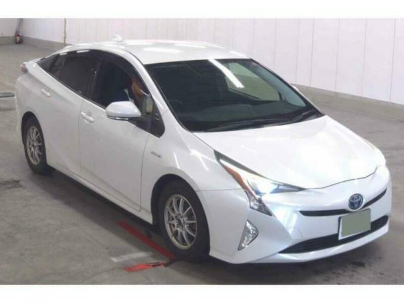 TOYOTA　PRIUS