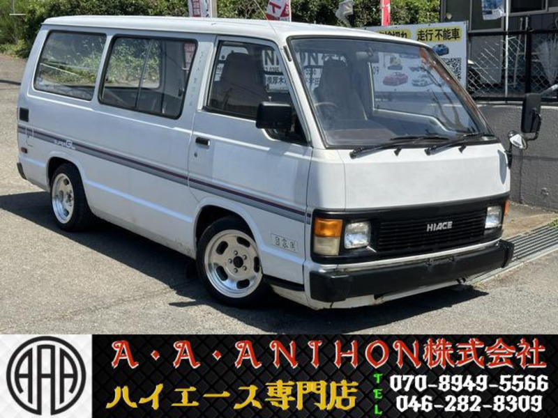 TOYOTA HIACE