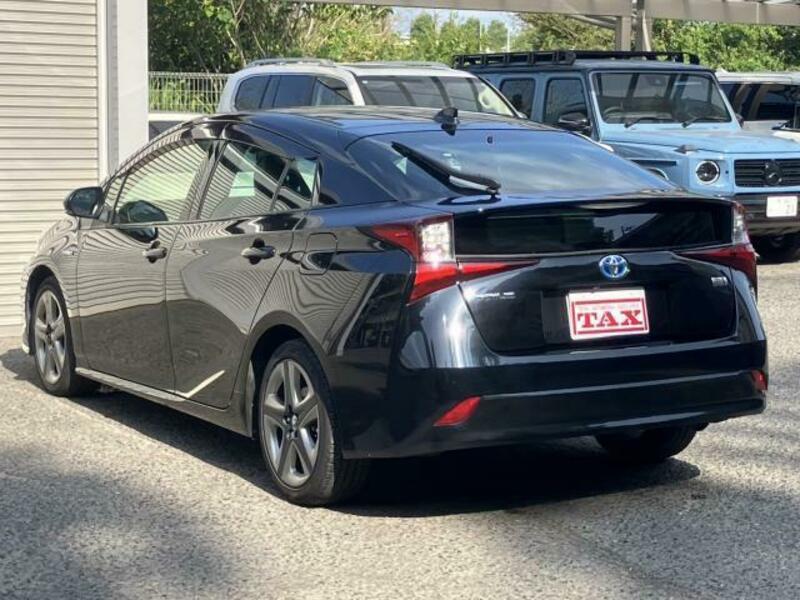 PRIUS-8