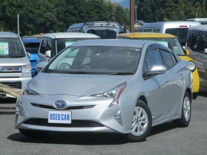 TOYOTA　PRIUS