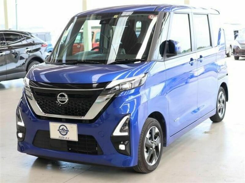 NISSAN　ROOX