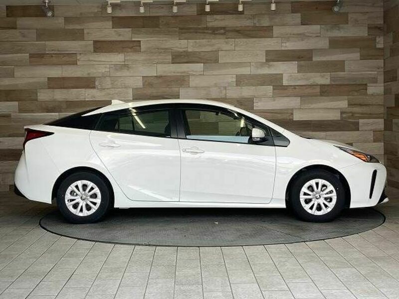 PRIUS-13