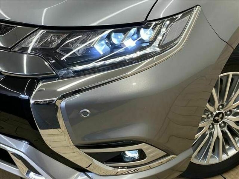 OUTLANDER PHEV-19