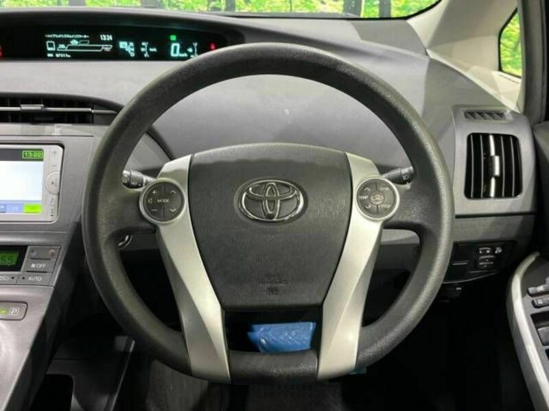 PRIUS-11