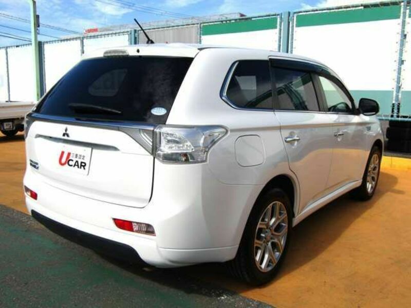 OUTLANDER PHEV-11