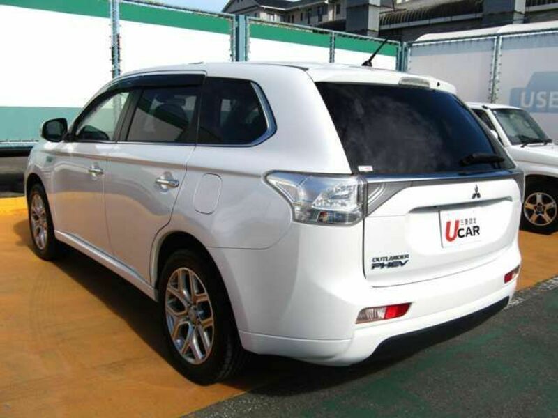 OUTLANDER PHEV-13