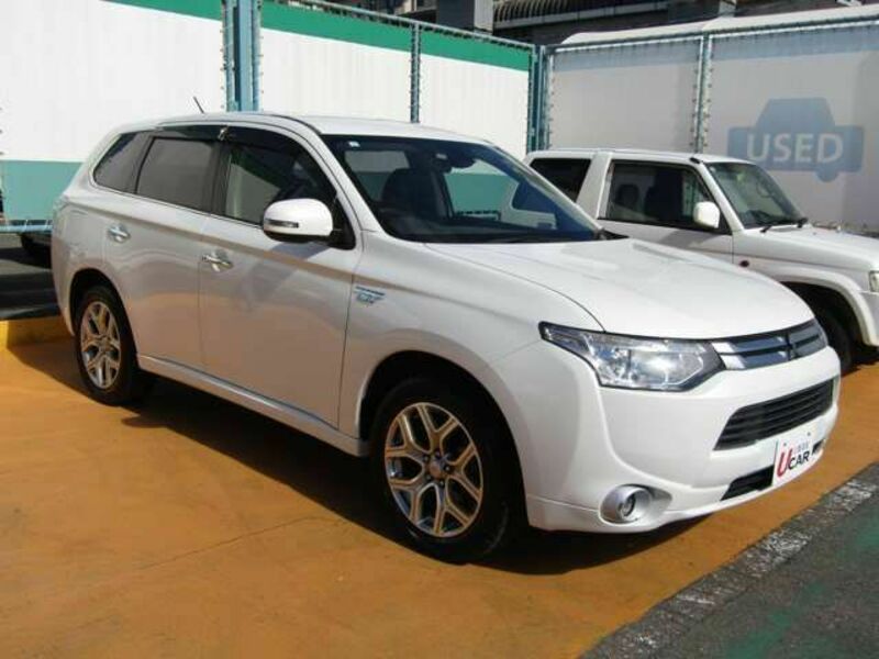 OUTLANDER PHEV-16