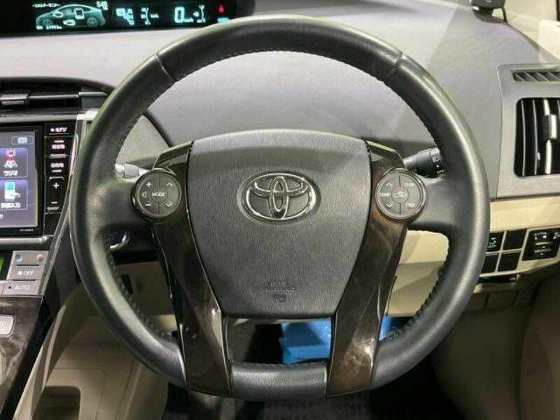 PRIUS-11