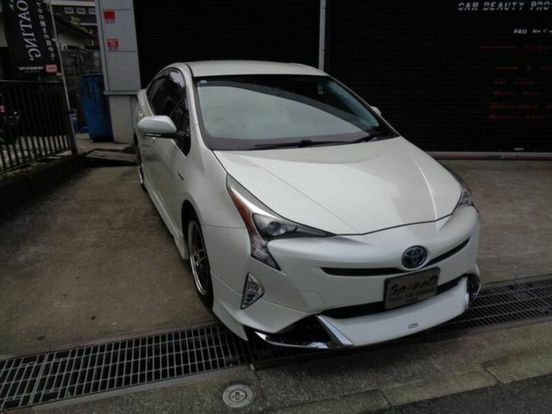 TOYOTA　PRIUS