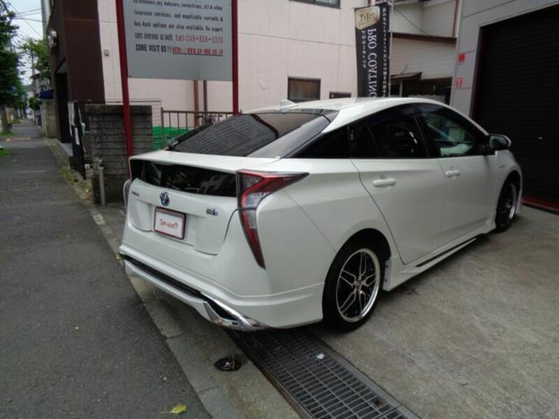 PRIUS-8