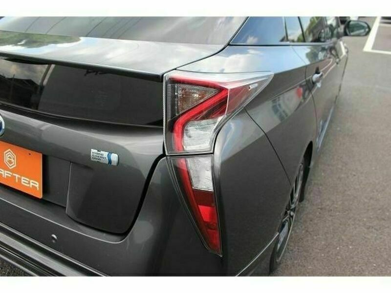 PRIUS-10