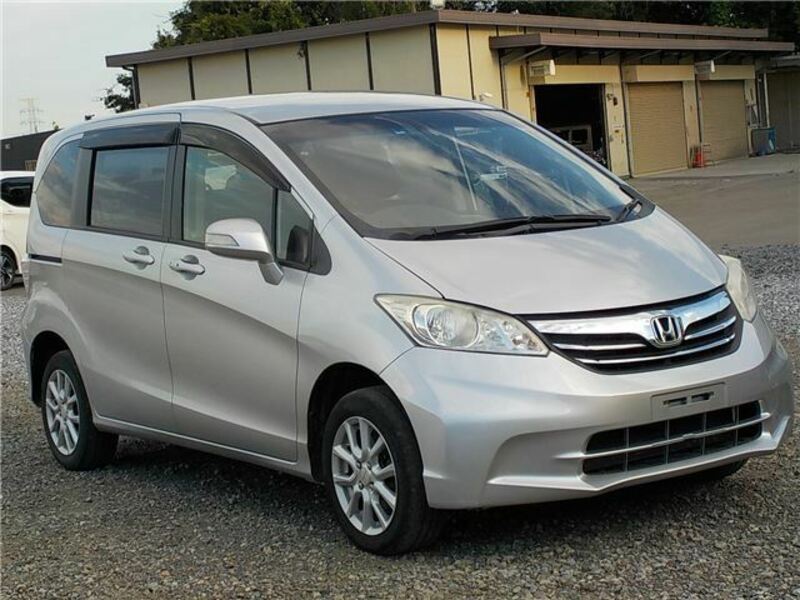 HONDA　FREED