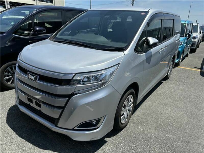 TOYOTA　NOAH