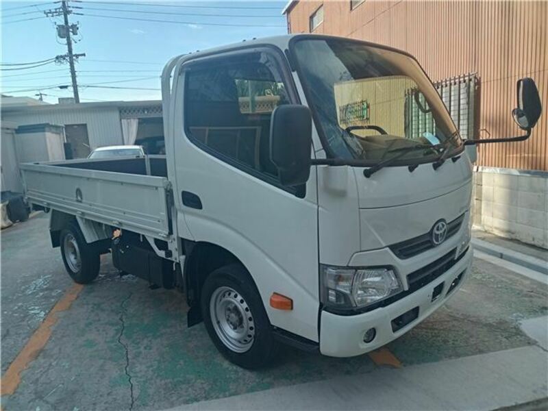 TOYOTA　DYNA