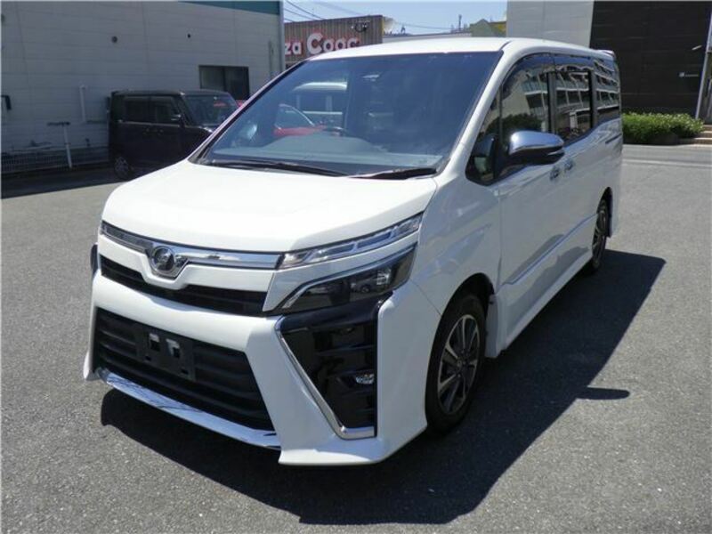 TOYOTA　VOXY