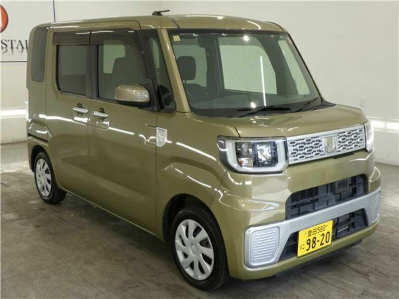 DAIHATSU　WAKE