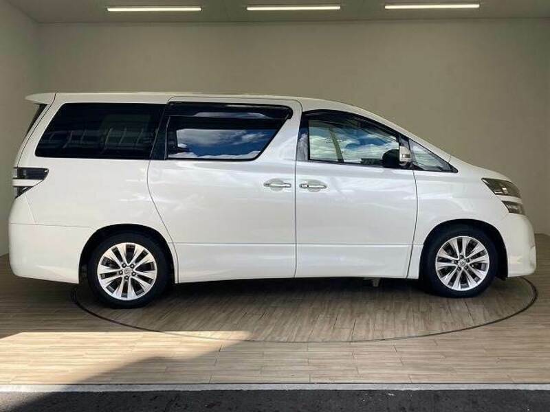 VELLFIRE-14