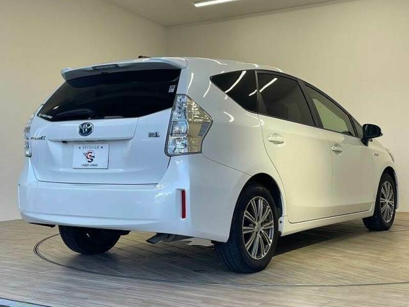 PRIUS ALPHA-15