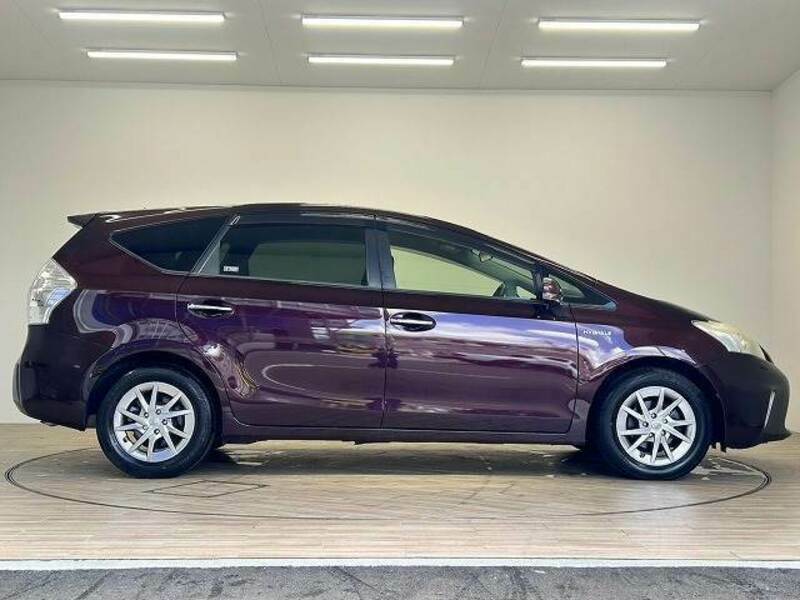 PRIUS ALPHA-16