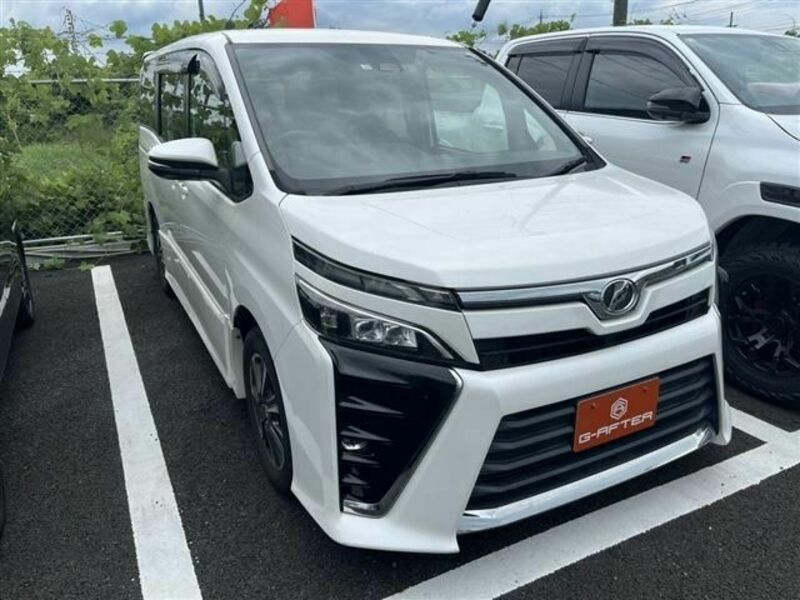 TOYOTA　VOXY