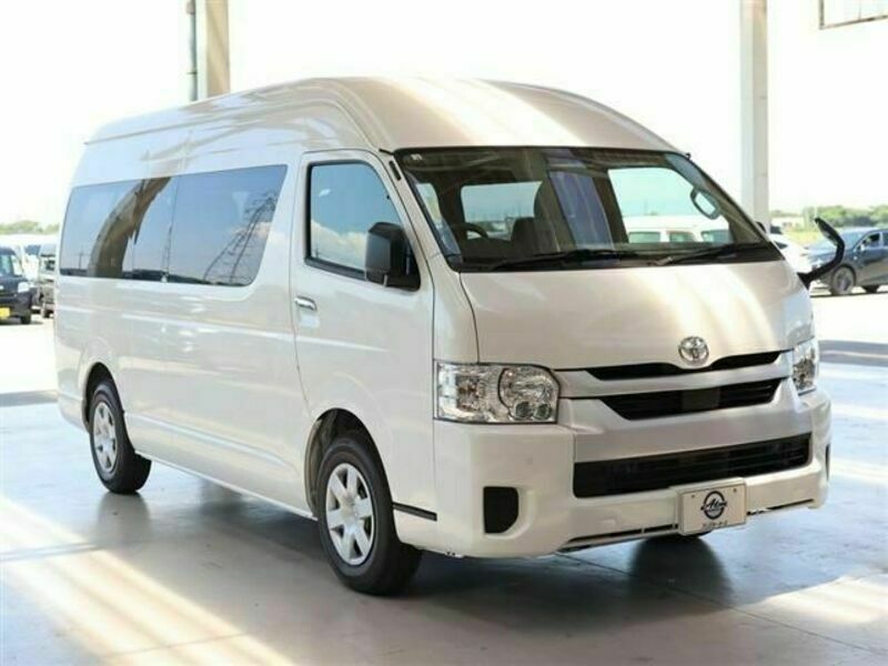 HIACE COMMUTER-2