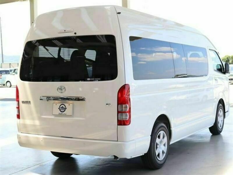 HIACE COMMUTER-3