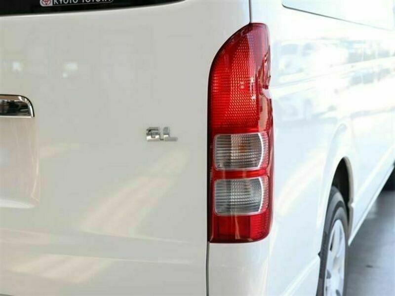 HIACE COMMUTER-8