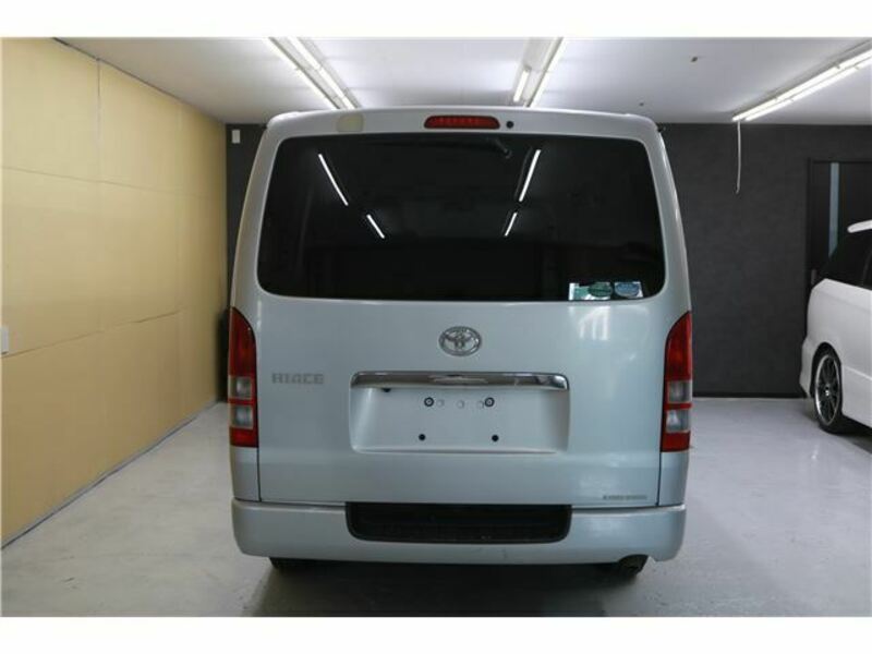 HIACE-8